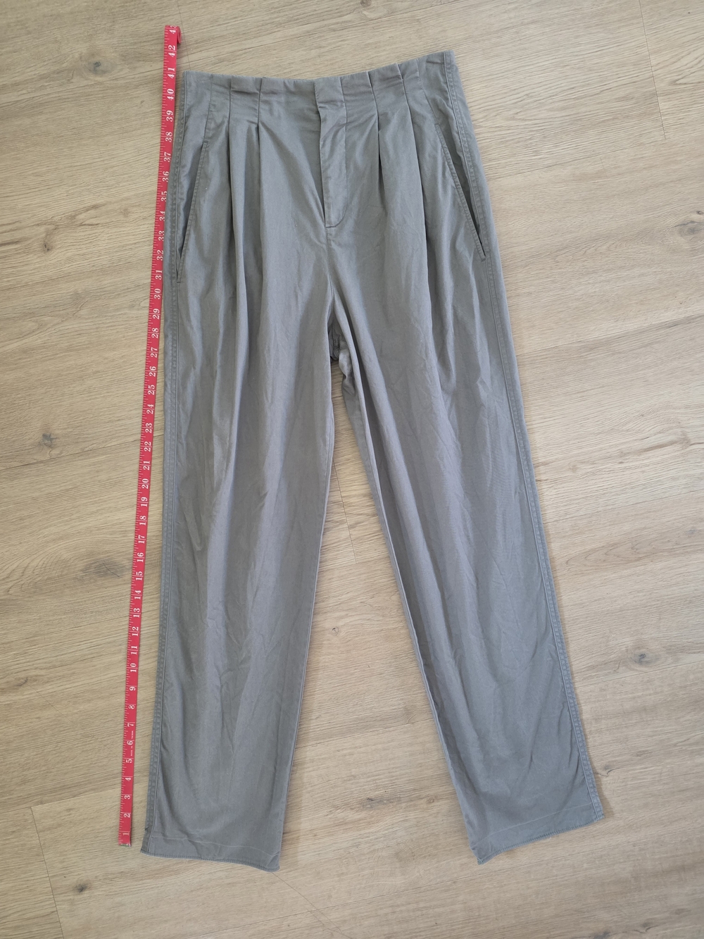 Abercrombie & Fitch Olive Gray Pleated Chinos